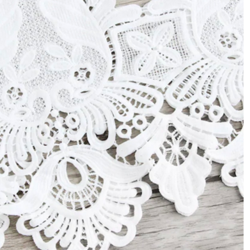 Adorable Lace Cami Crop Top - Picture 2 of 2